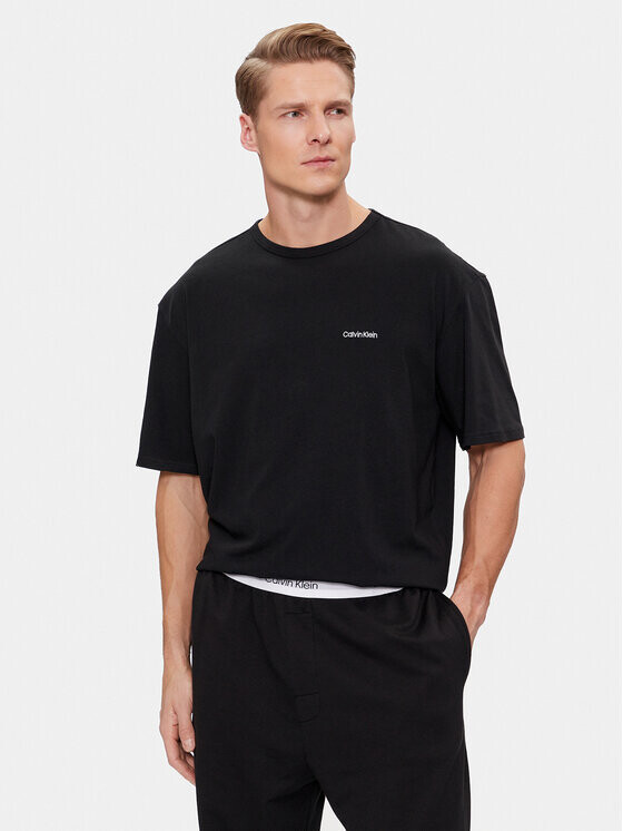 

Футболка стандартного кроя Calvin Klein, черный