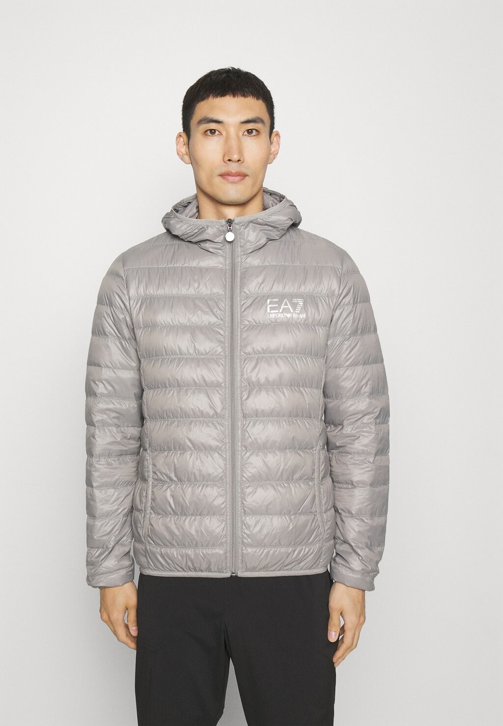 

Пуховик ПУХОВИК EA7 Emporio Armani, светло-серый