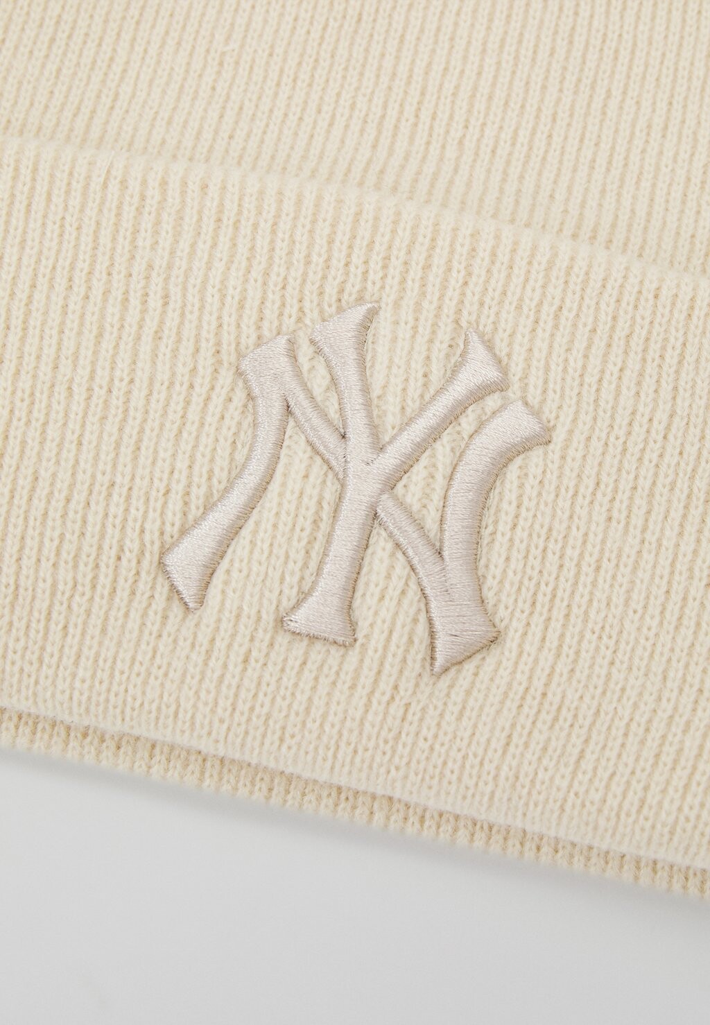 

Шапка MLB NEW YORK YANKEES HAYMAKER CUFF UNISEX '47, кремовый