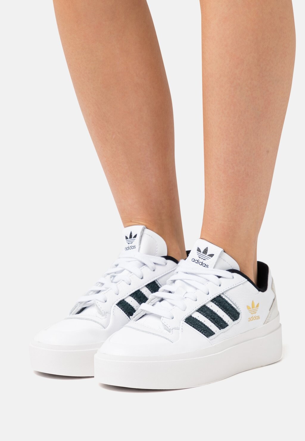 

Кроссовки adidas Originals Forum Bonega, облачно-белый сердечник черный золотой металлик