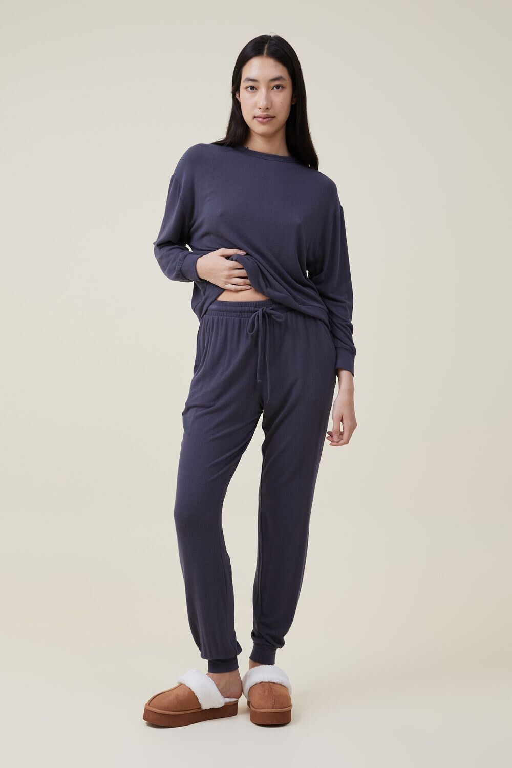 

Супермягкие узкие брюки Cotton On Body