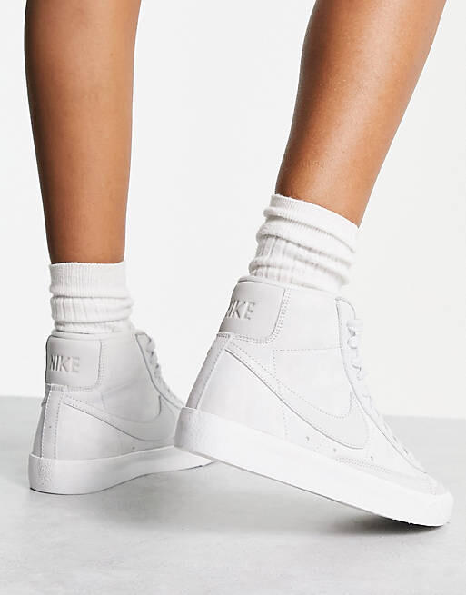

Серые кроссовки Nike Blazer Mid Premium, Серый