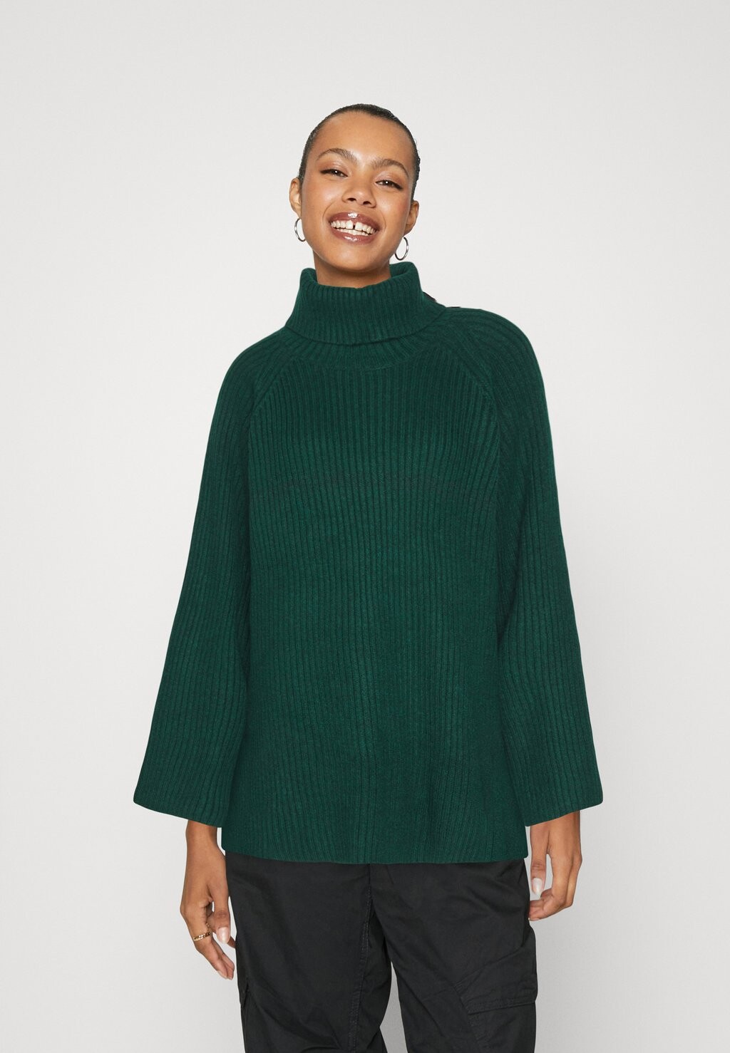 

Свитшот Gina Tricot ROLL NECK, цвет botanical green