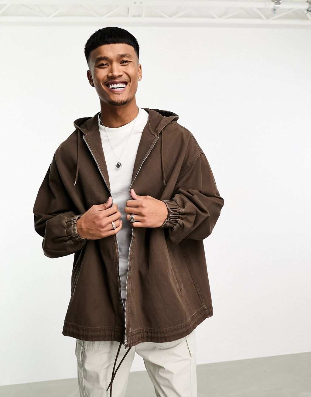 

Размытая коричневая куртка-оверсайз ASOS DESIGN Extreme