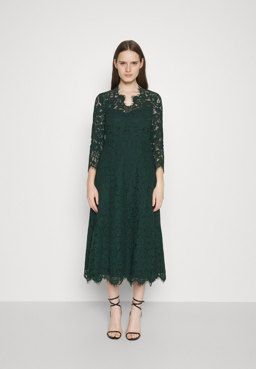 

Элегантное платье Madeleine IVY OAK, цвет bottle green