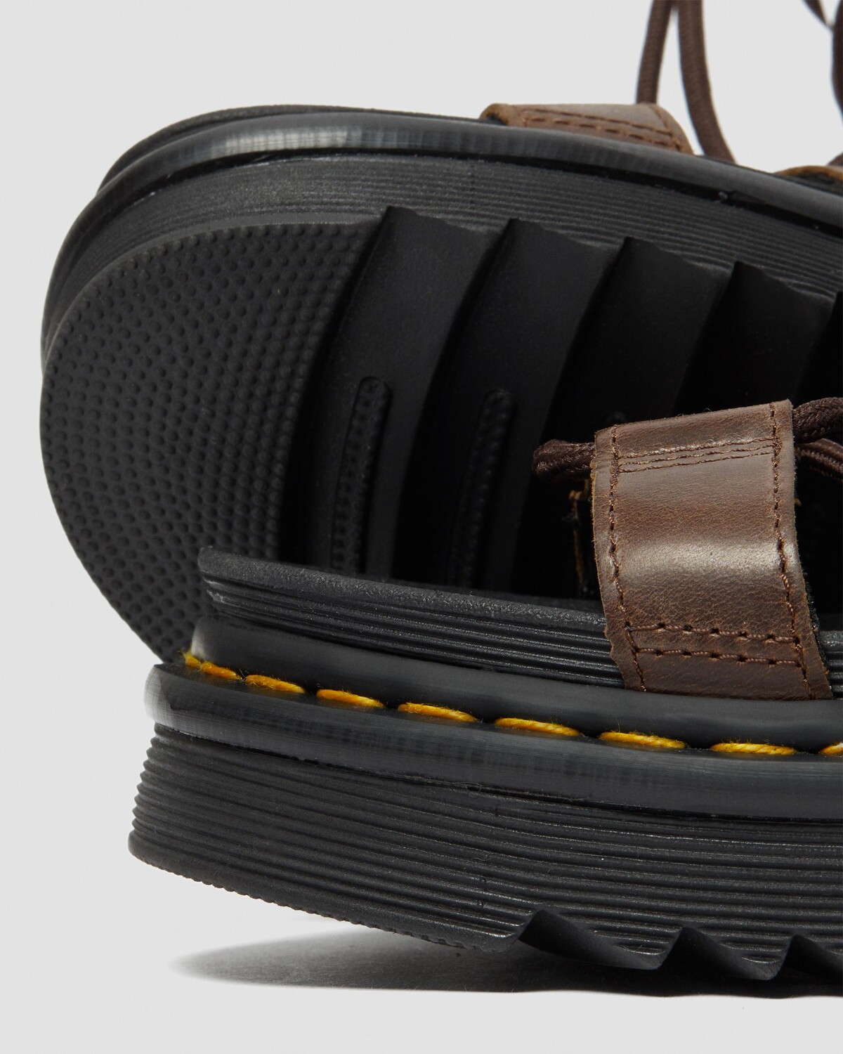 

Кожаные гладиаторы Nartilla Illusion Dr. Martens