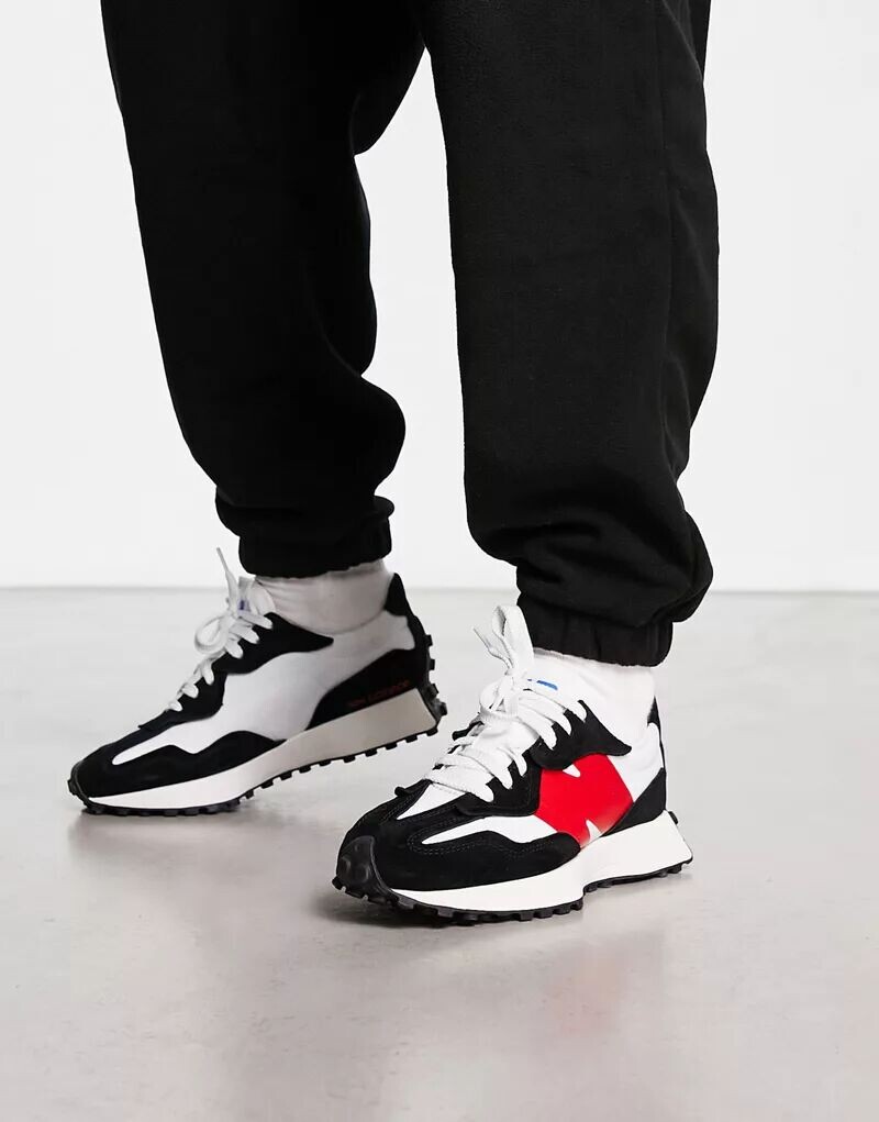 

Кроссовки New Balance 327 белого, черного и красного цветов