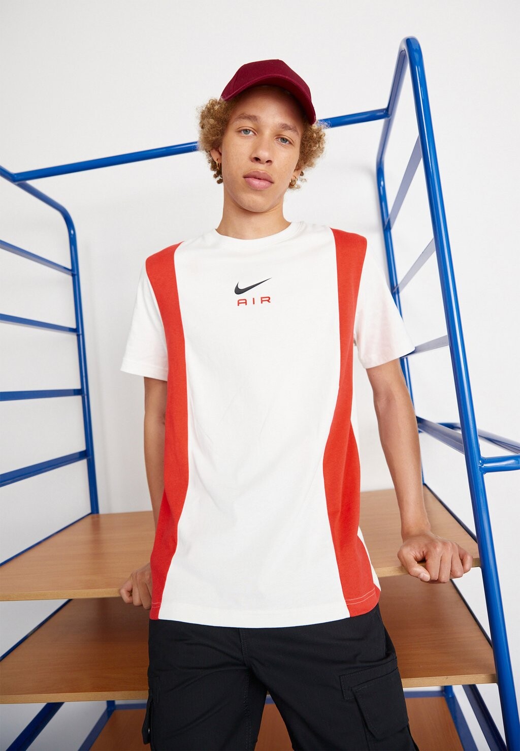 

Футболка с принтом Nike, белый/малиновый