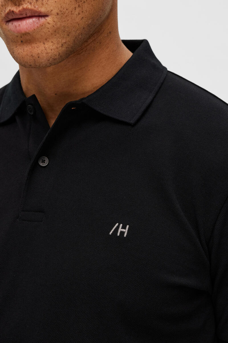 Рубашка-поло с короткими рукавами и вышитым логотипом. 100 % органический хлопок. Selected, черный