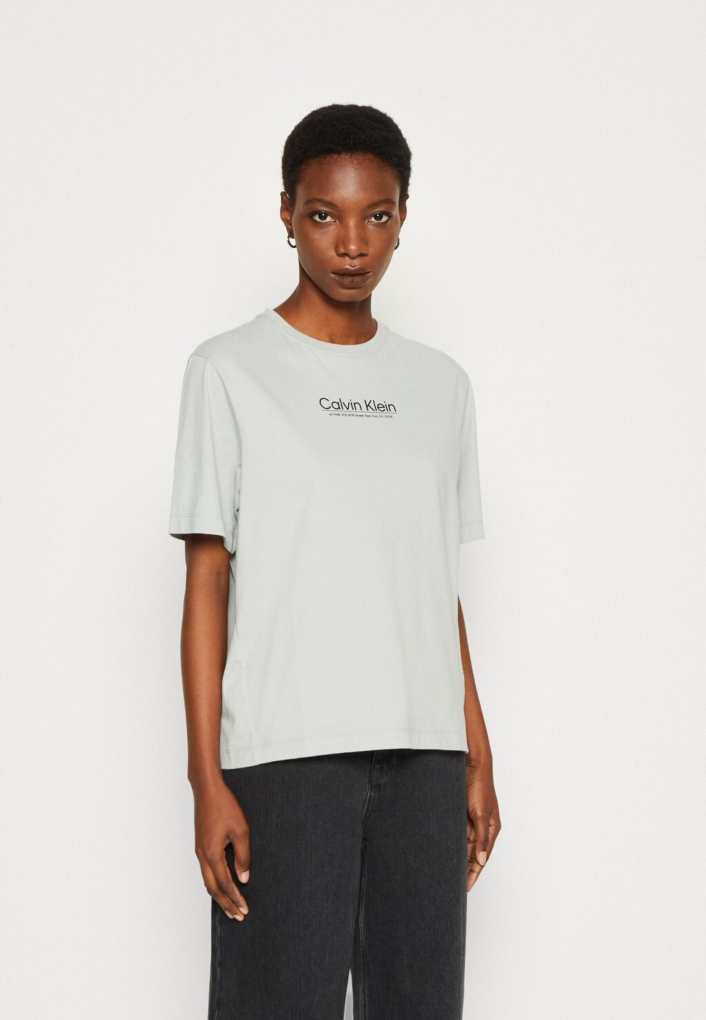 

Футболка с принтом Calvin Klein