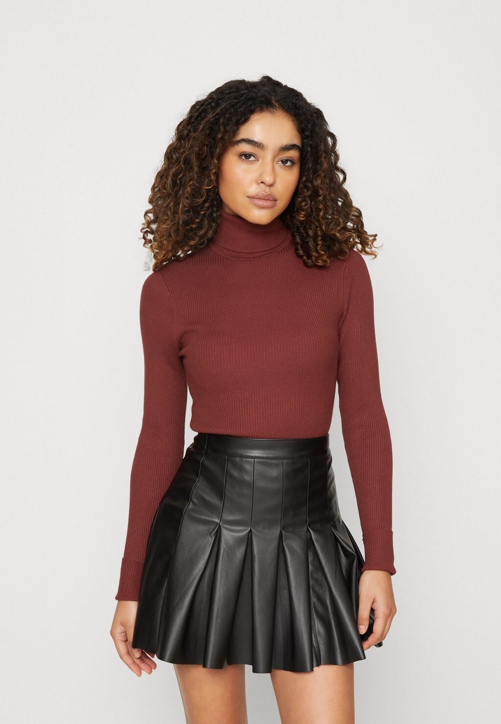 

Свитер Gina Tricot