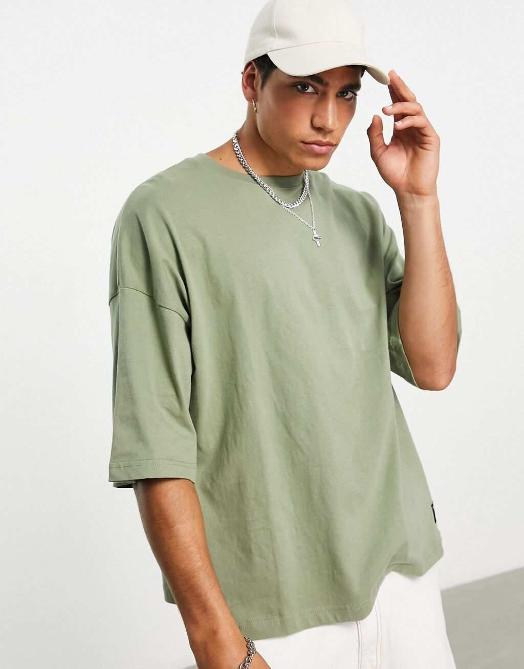 

Футболка оверсайз цвета хаки Pull&Bear