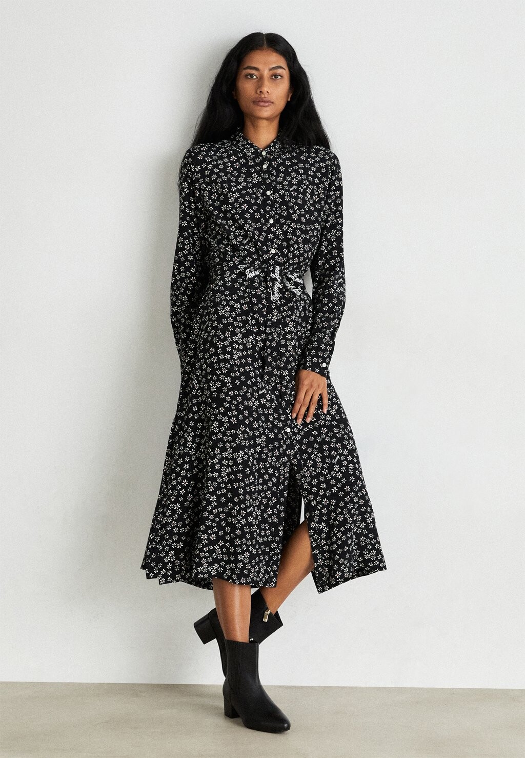 

Платье-рубашка DITSY BELTED MIDI DRESS Tommy Jeans, черный