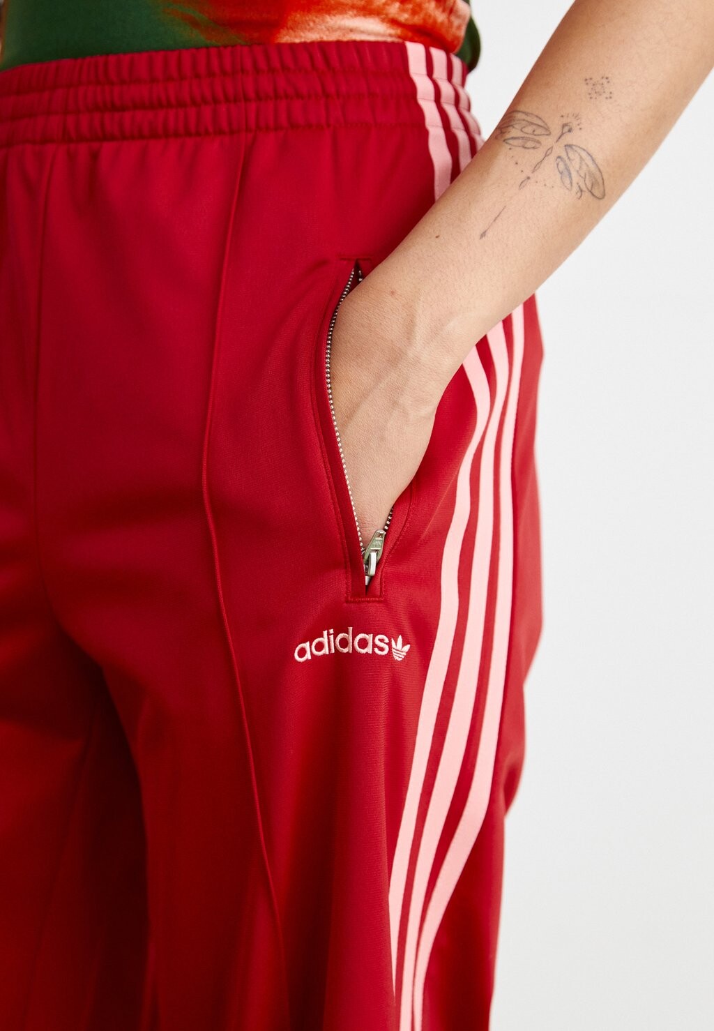 

Спортивные брюки FIREBIRD adidas Originals, светло-красный