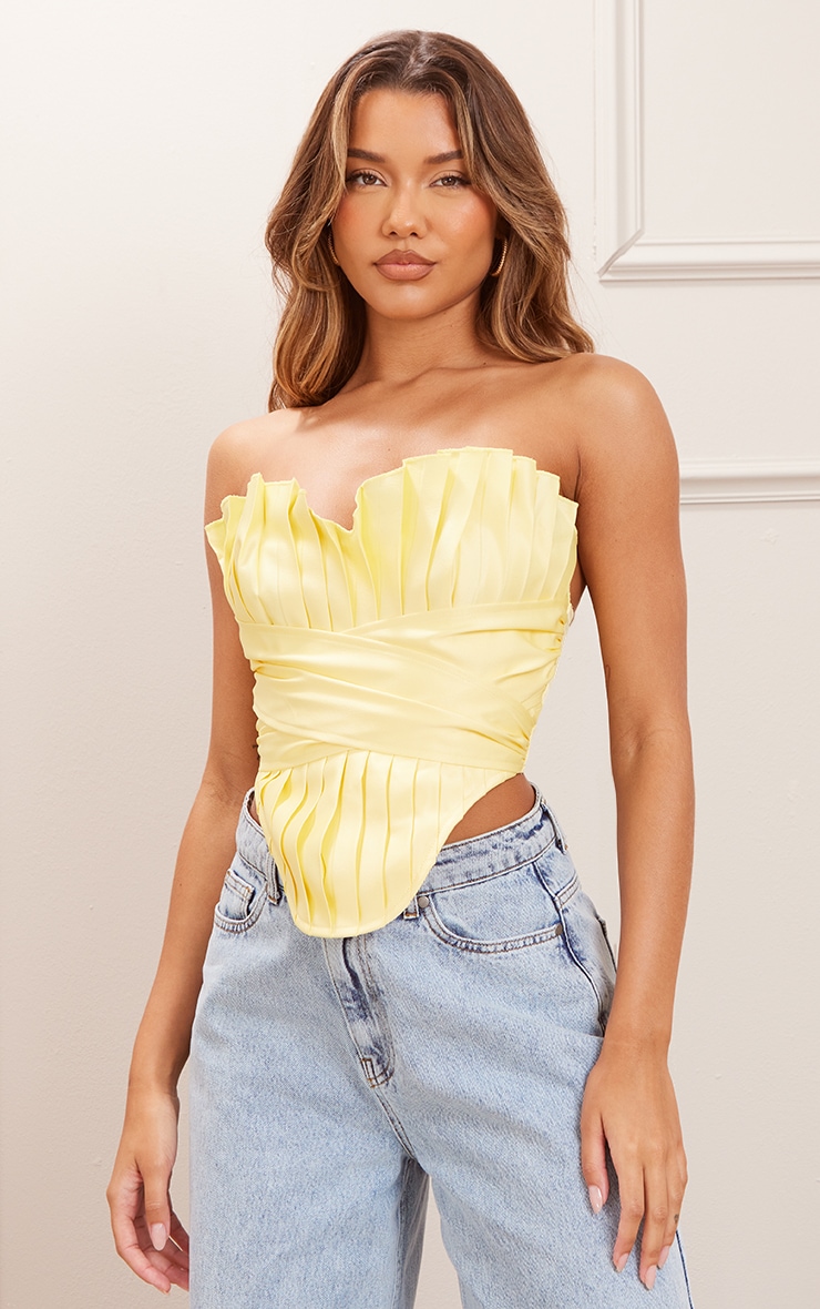 

PrettyLittleThing Лимонный плиссированный корсет с драпировкой спереди