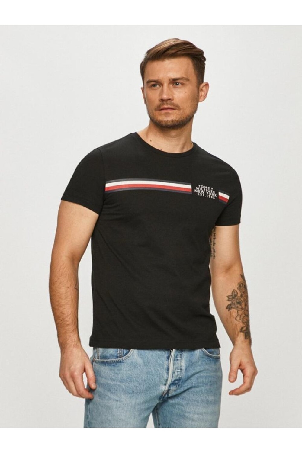 

Футболка Tommy Hilfiger, черный