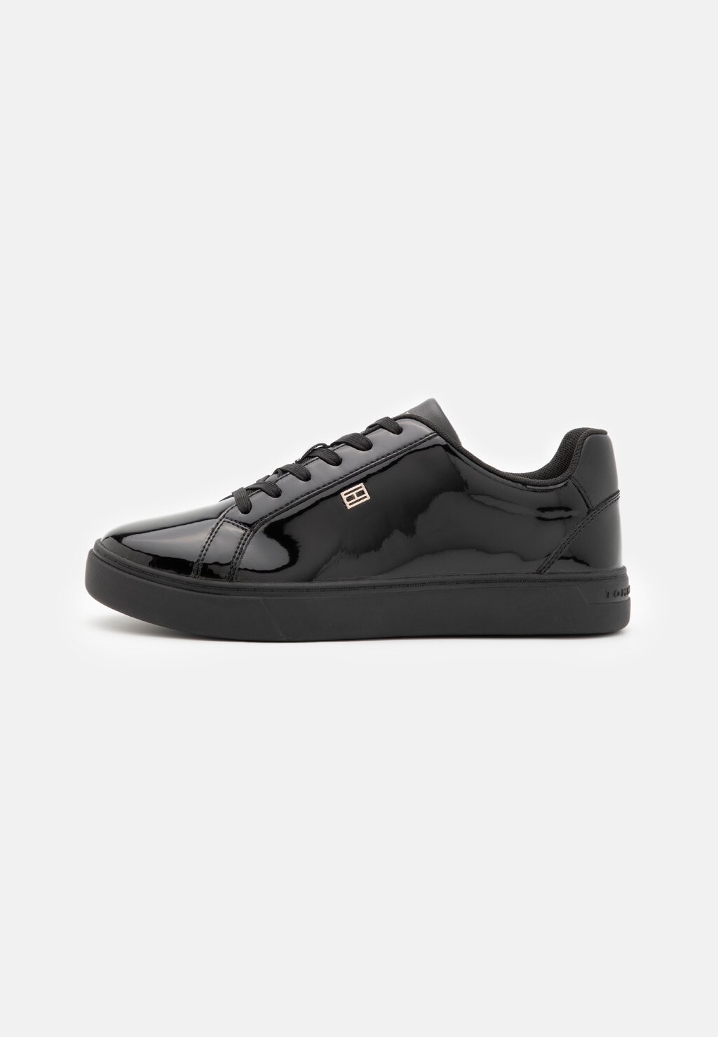 

Кроссовки Tommy Hilfiger ESSENTIAL COURT, черный