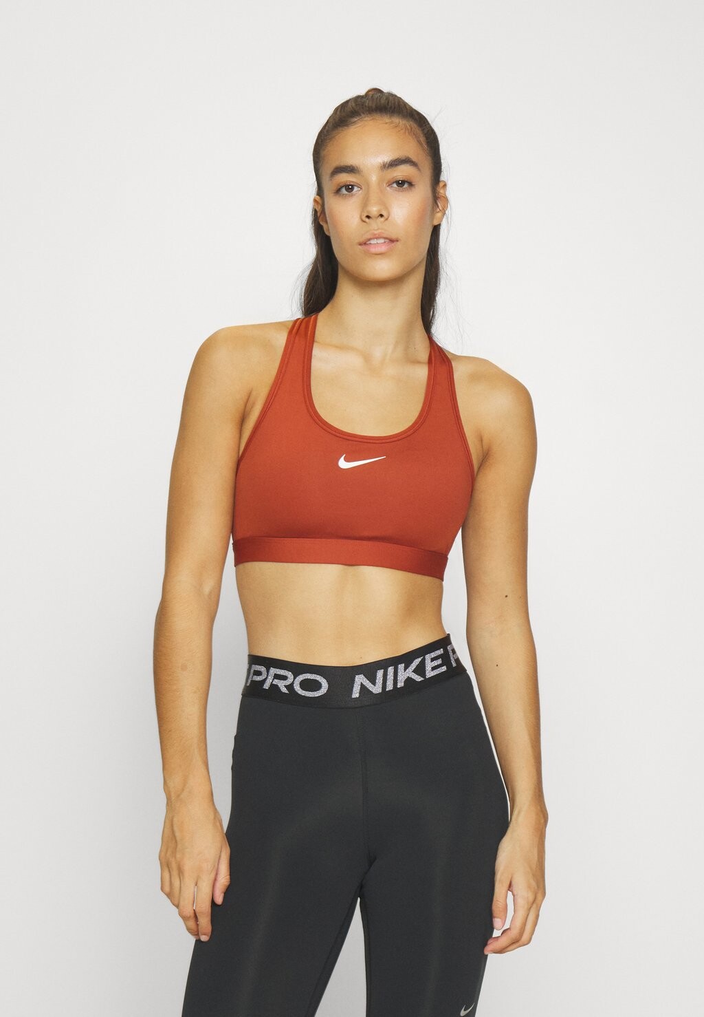 

Спортивный бюстгальтер со средней поддержкой Бюстгальтер Nike, прочный оранжевый