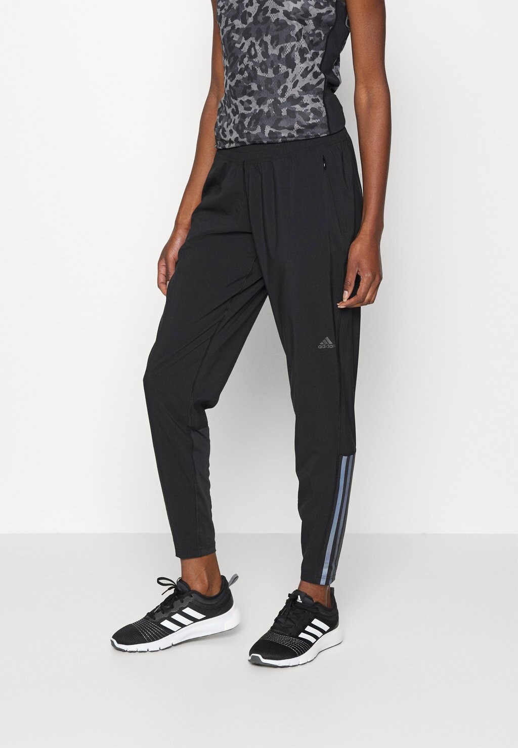 

Брюки Adidas, черный