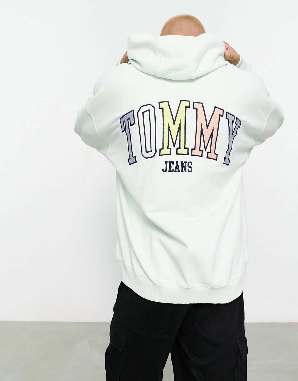 

Мятная толстовка оверсайз с логотипом и флагом Tommy Jeans