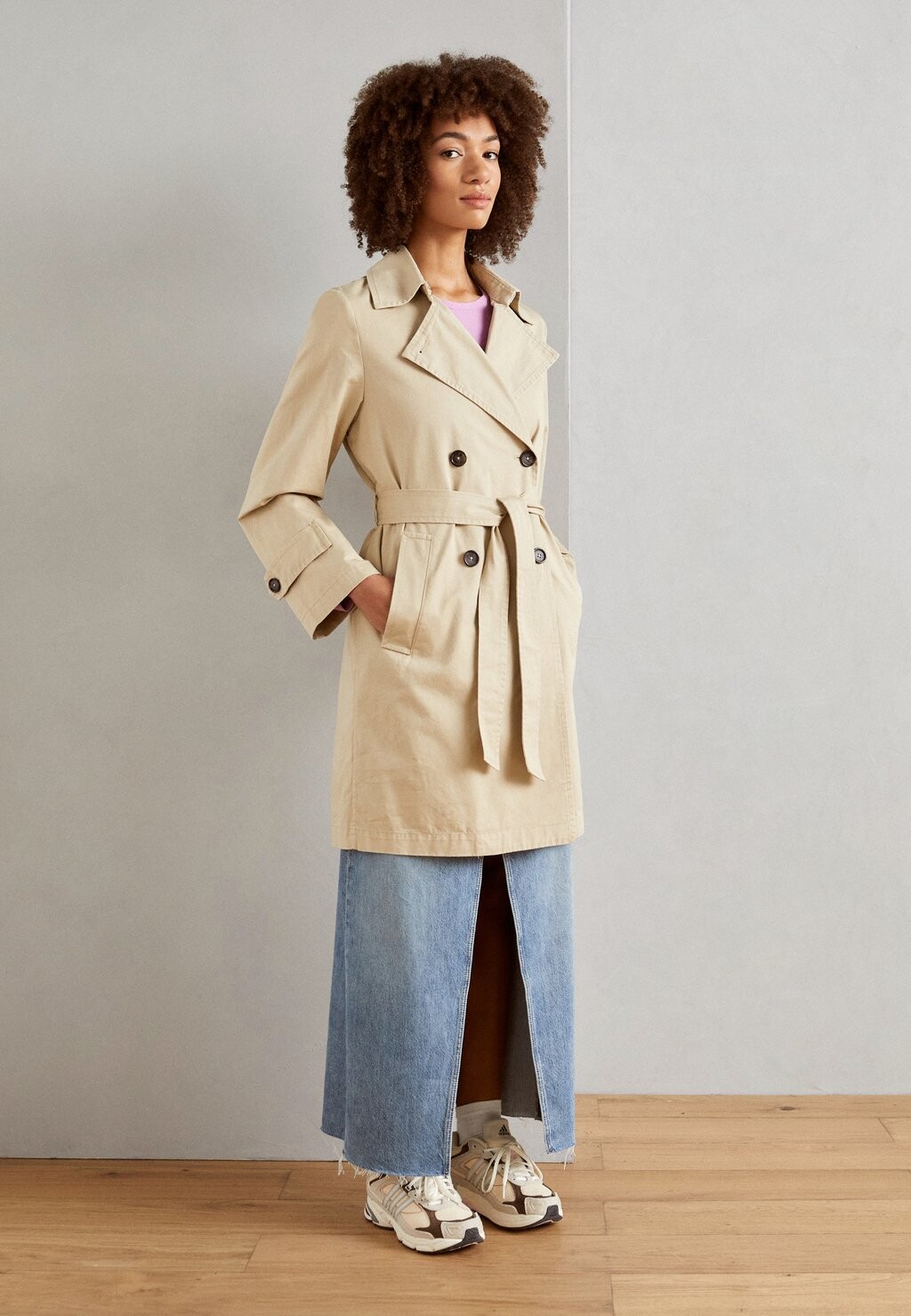 

Тренч SHORT WITH BELT DOUBLE BREASTED LAPEL COLLAR Marc O'Polo, цвет jonesboro cream