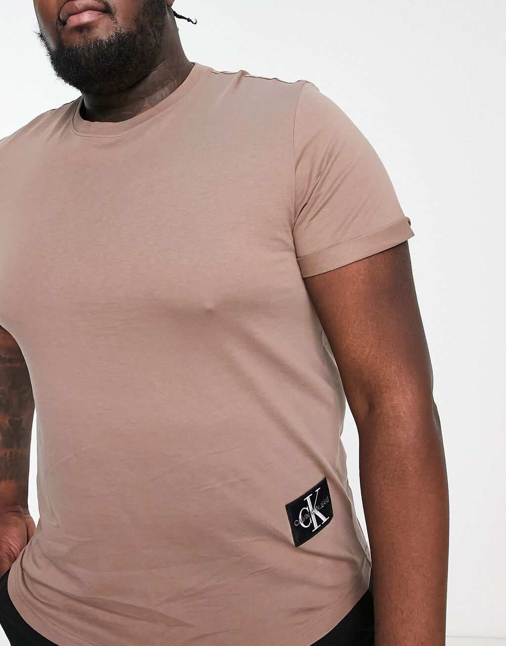 

Светло-коричневая футболка с отложными рукавами и логотипом Calvin Klein Jeans Big & Tall