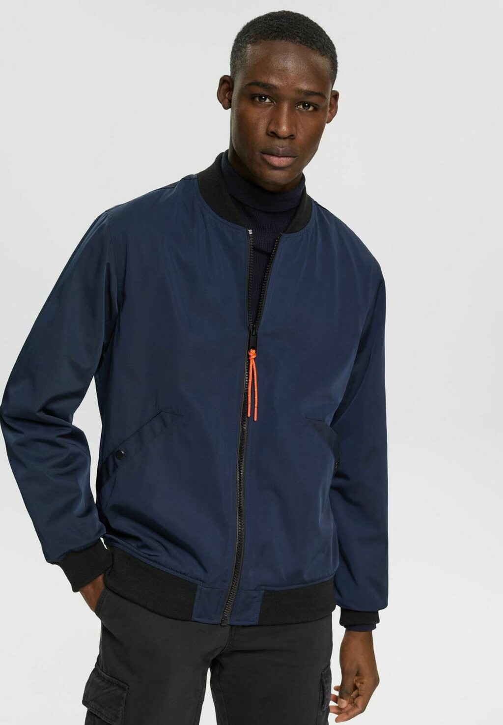 

Бомбер edc by Esprit