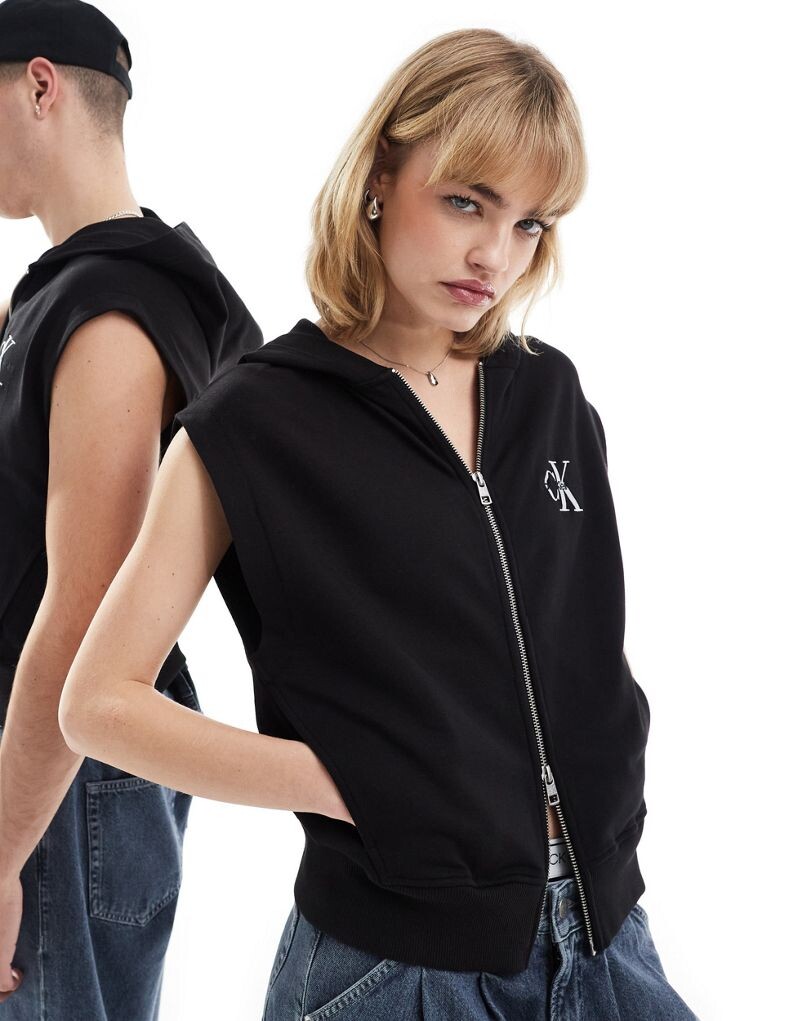 

Черный худи без рукавов унисекс Calvin Klein Jeans - эксклюзивно ASOS