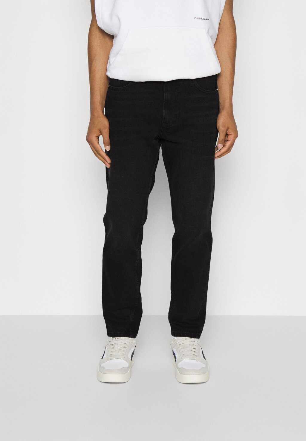 

Джинсы свободного кроя Calvin Klein Jeans
