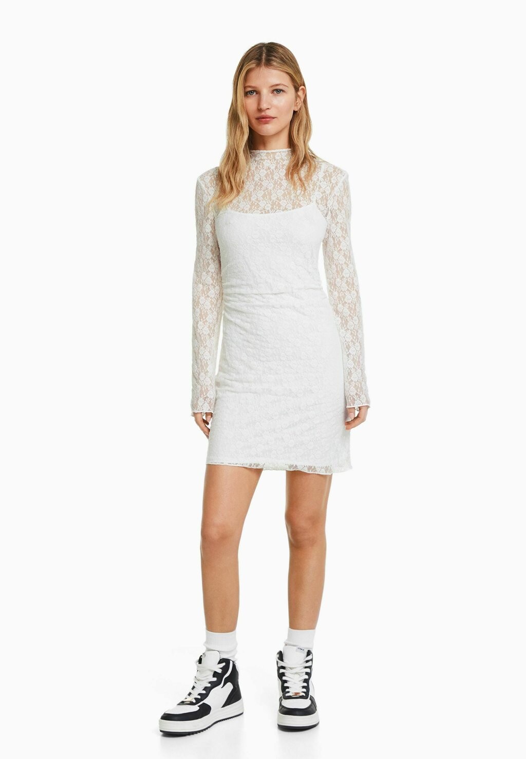

Коктейльное платье Bershka, бежевый