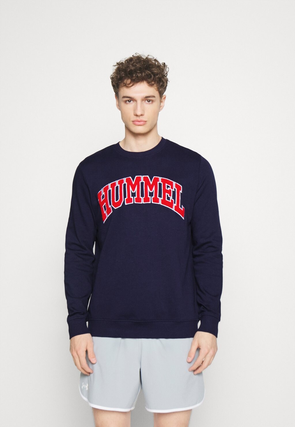 

Толстовка Hummel