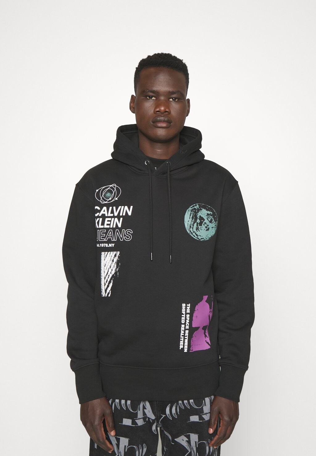 

Худи Calvin Klein Jeans, черный