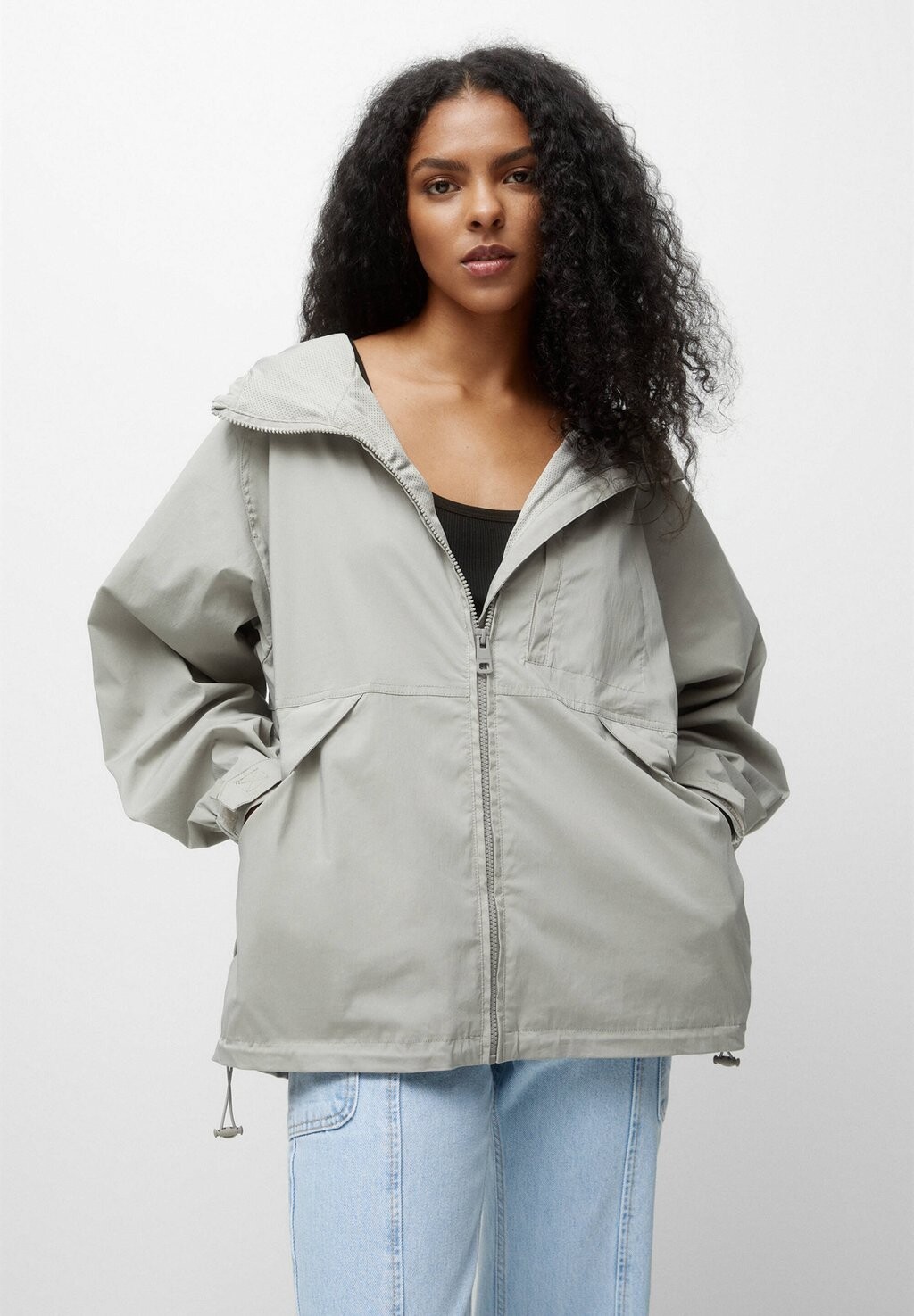 

Легкая куртка PULL&BEAR, светло-серый