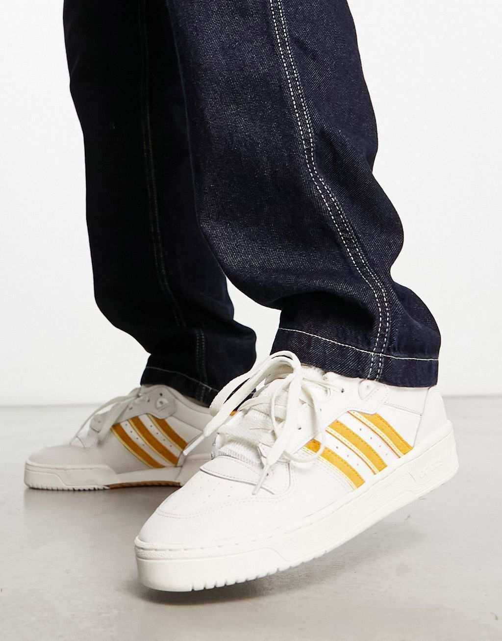 

Бело-золотые кроссовки adidas Originals Rivalry Low, Желтый