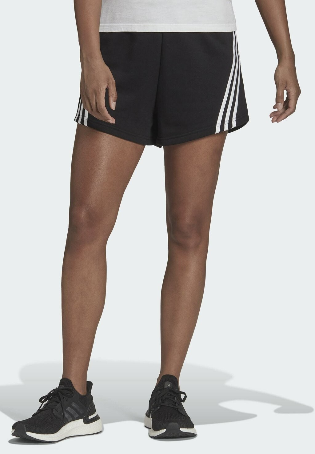 

Спортивные шорты Adidas, черный