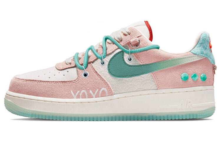 

Женские кроссовки для скейтбординга Nike Air Force 1