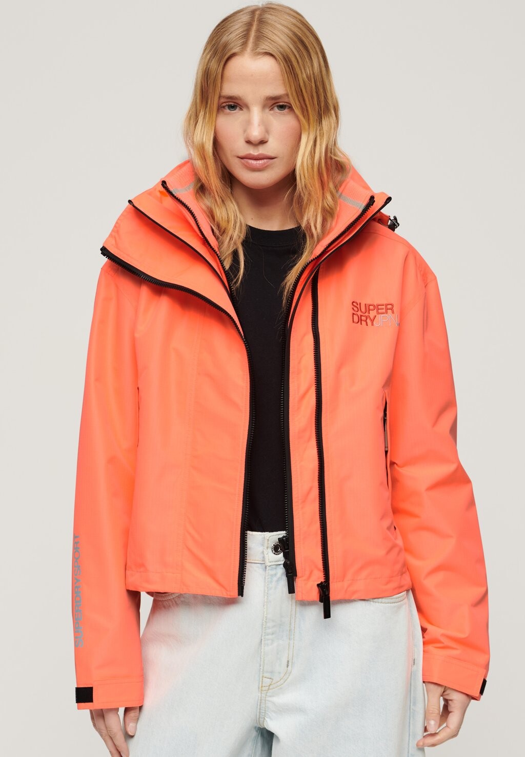 

Легкая куртка HOODED EMBROIDERED Superdry, коралл