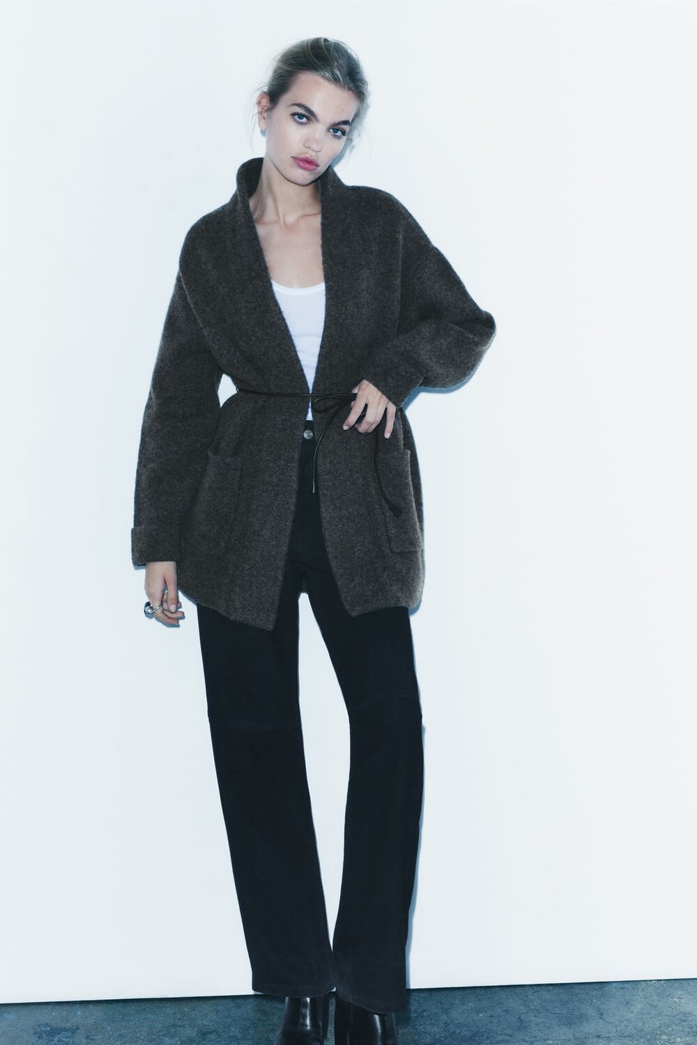 

Короткое вязаное пальто с поясом ZARA, серый