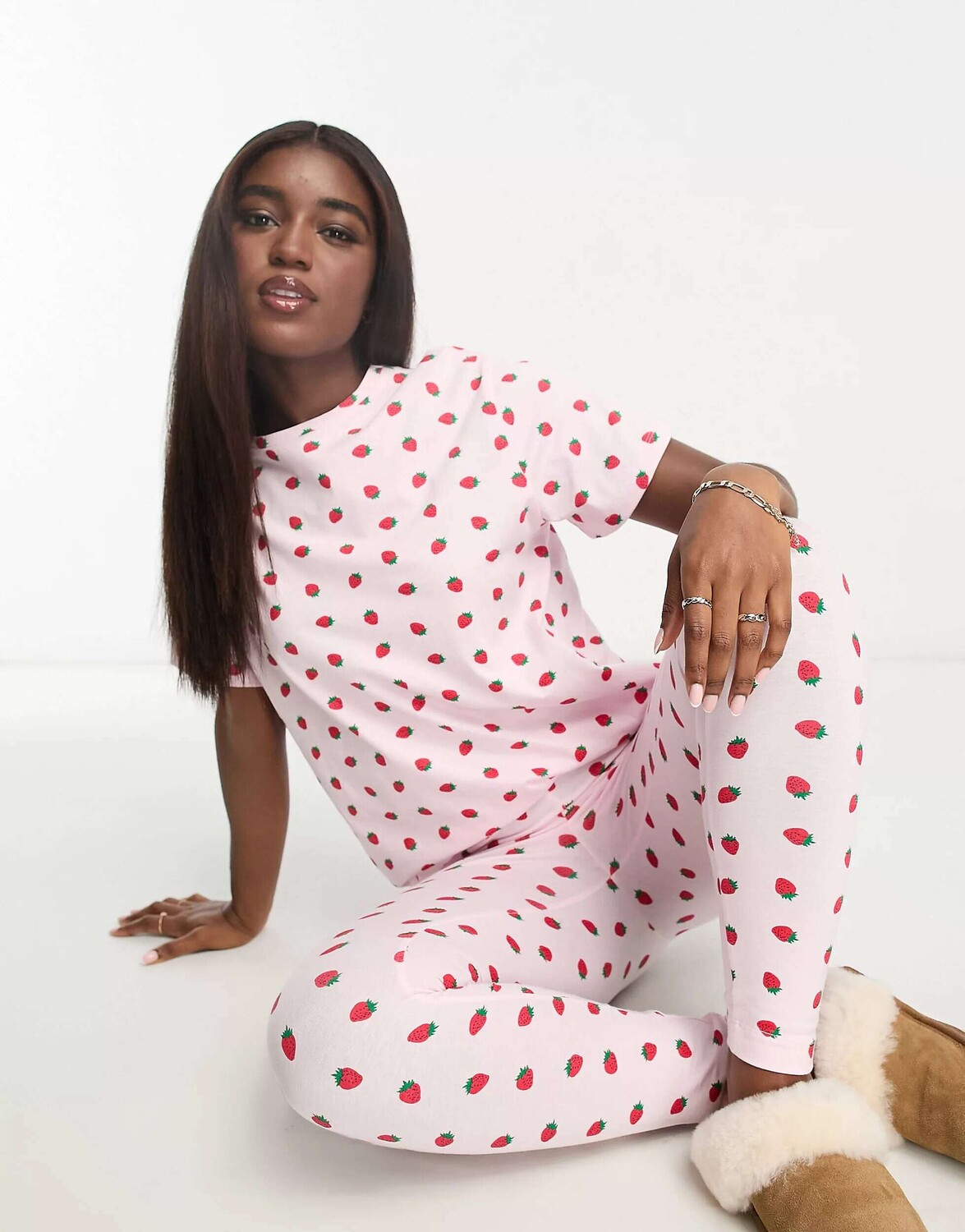 

Розовая клубничная пижамная футболка ASOS mix & match