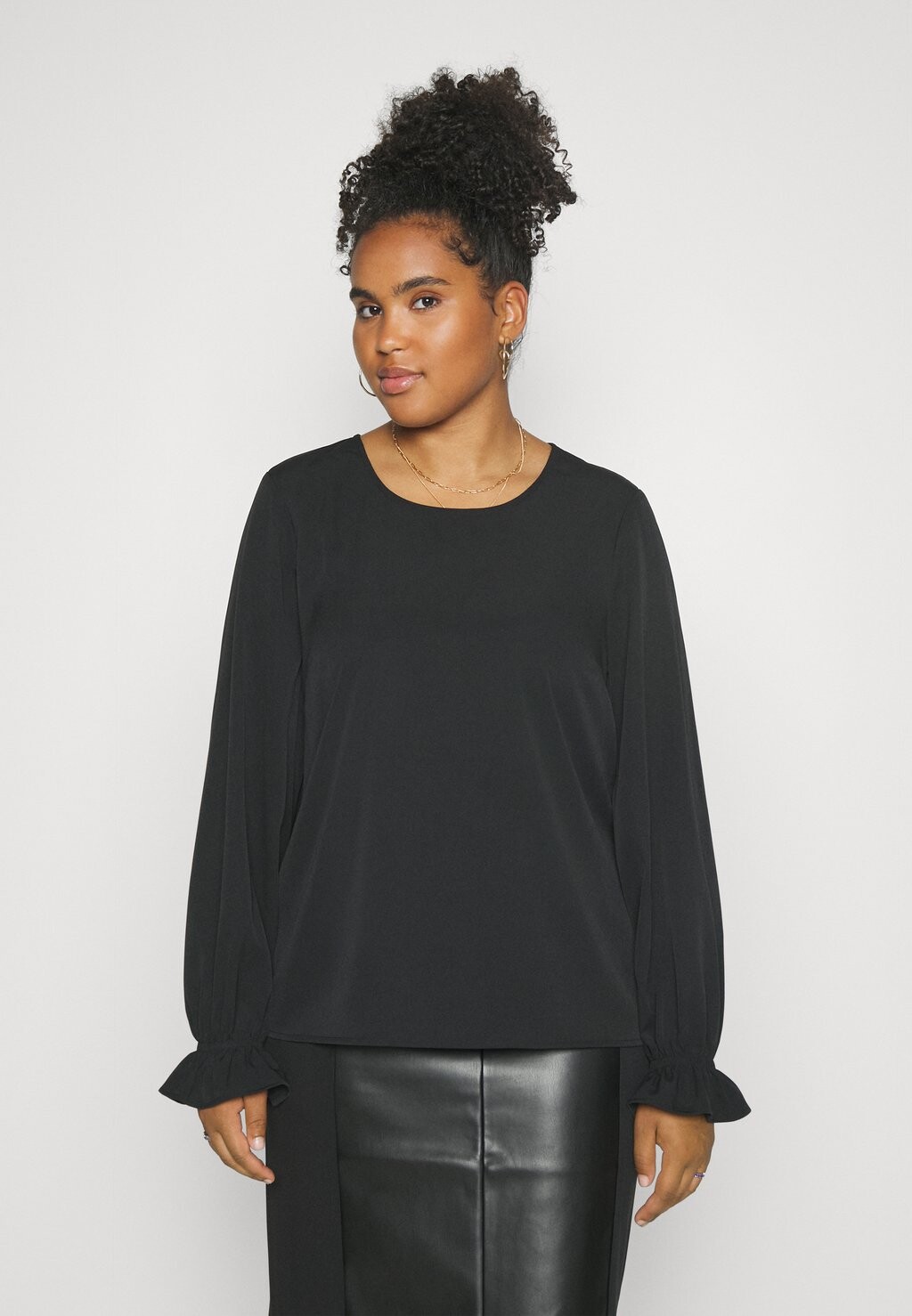 

Блузка Vero Moda Curve VMCBIRD, черный