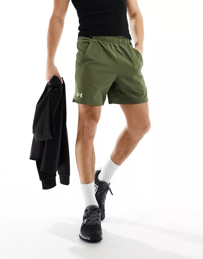 

Тканые шорты цвета хаки Under Armour Vanish 6 дюймов