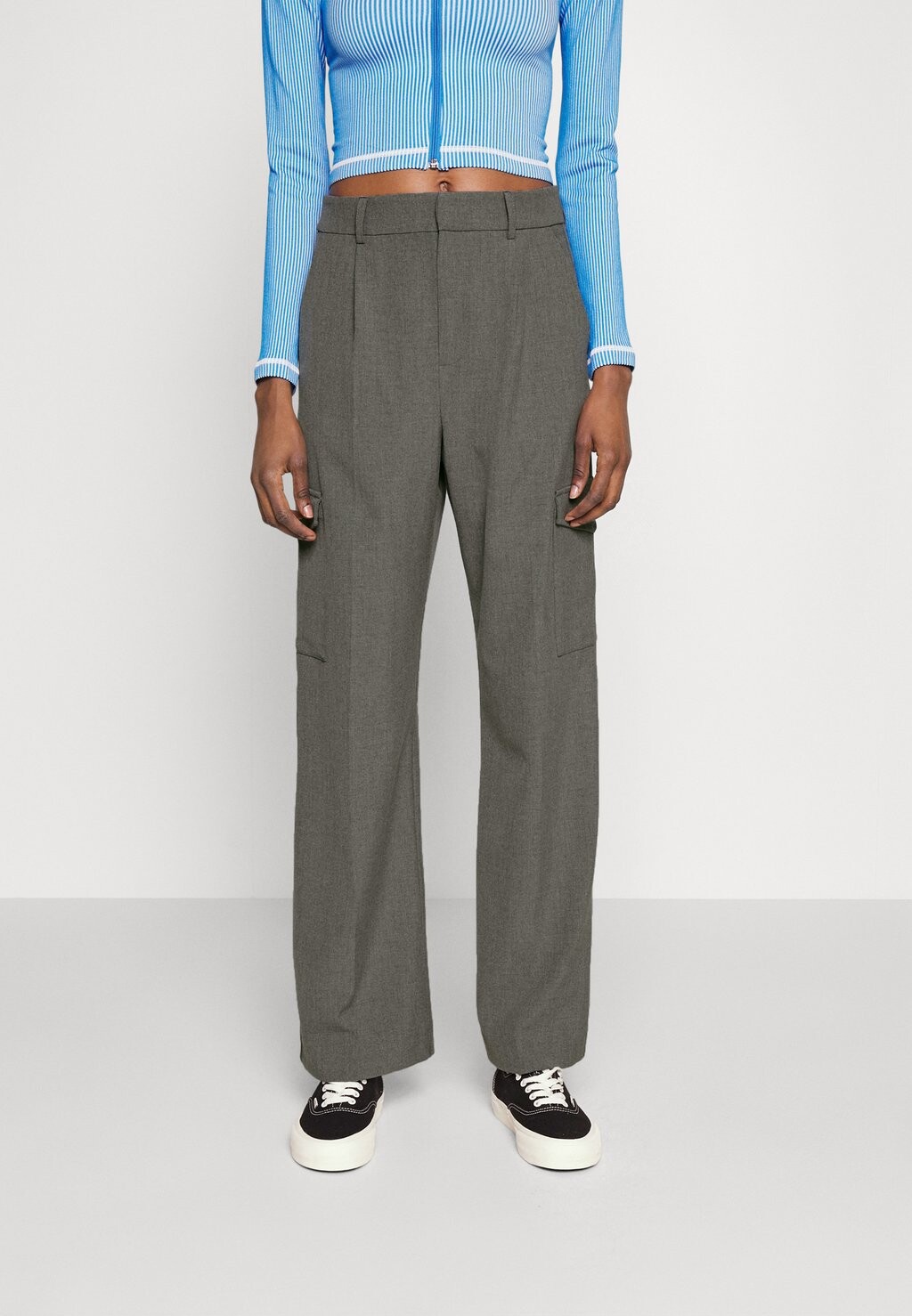

Брюки Gina Tricot, Серый