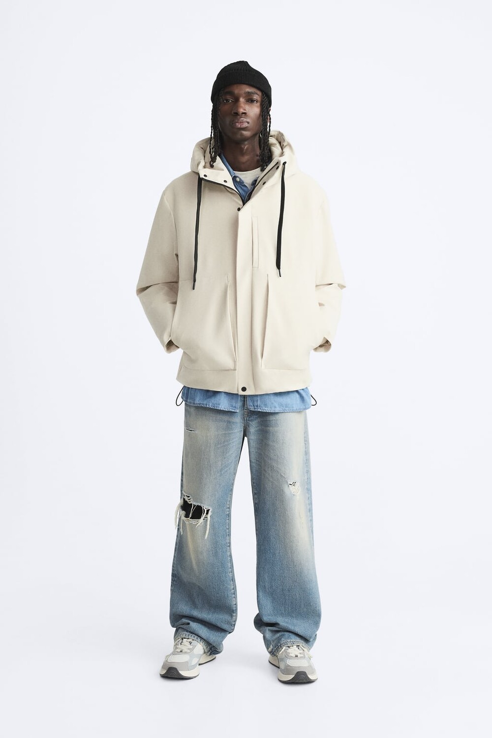 

Техническая куртка с капюшоном ZARA, белый