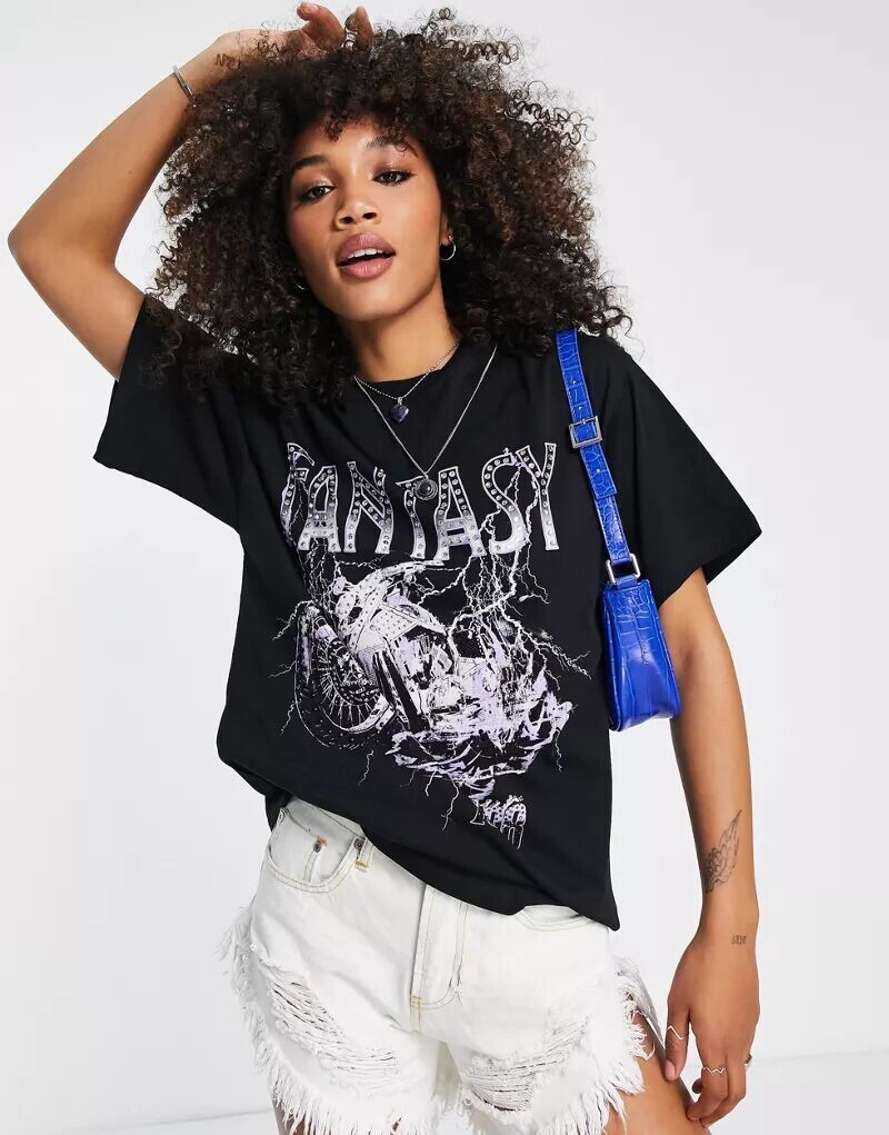 

Футболка с разрезом на спине и фантазийным графическим принтом ASOS