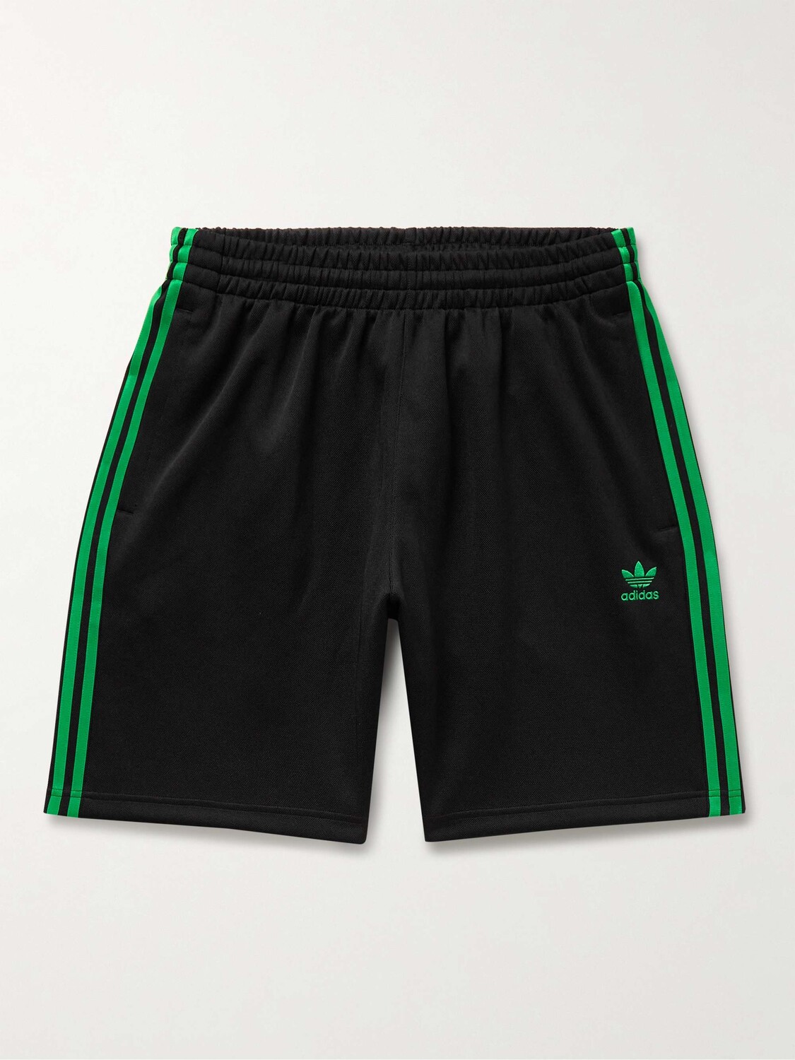 

Широкие шорты из технического джерси в полоску с вышитым логотипом ADIDAS ORIGINALS, черный