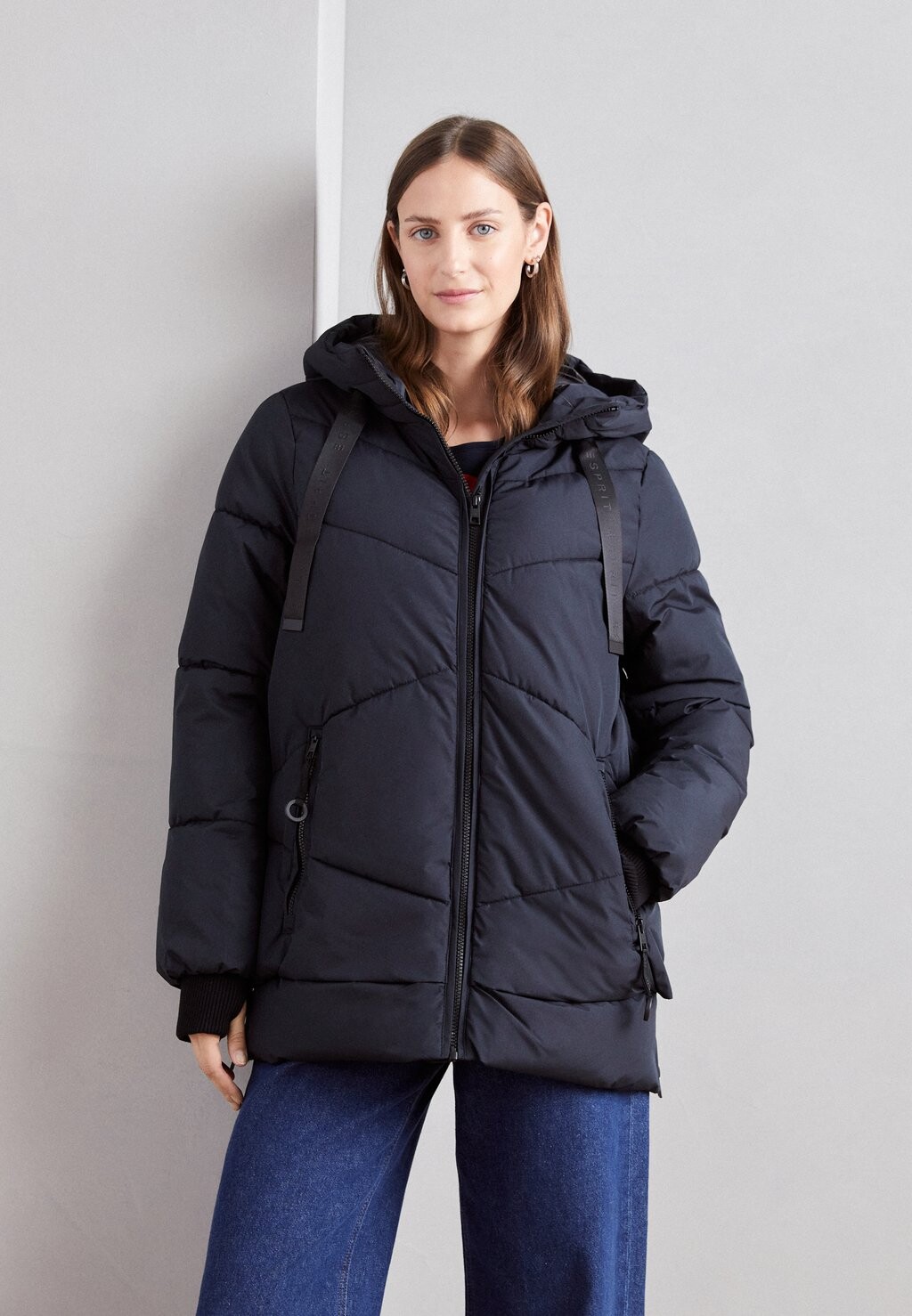 

Куртка Esprit ПУФФЕР, черный