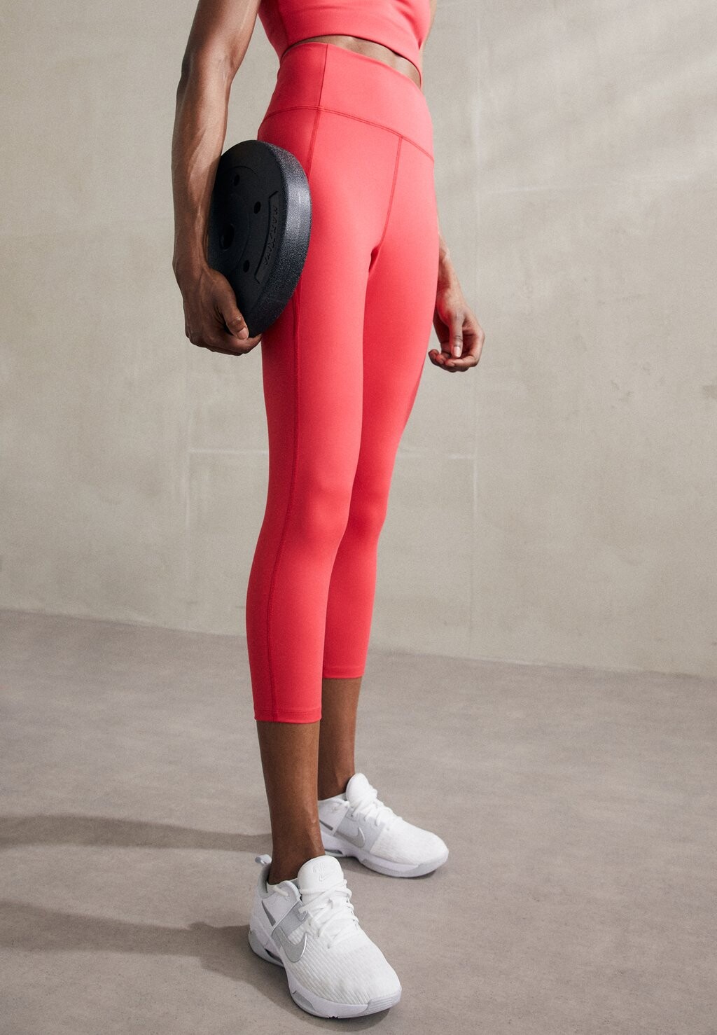 

Леггинсы COMPRESSIVE HIGH RISE LEGGING 7/8 Girlfriend Collective, цвет cherry