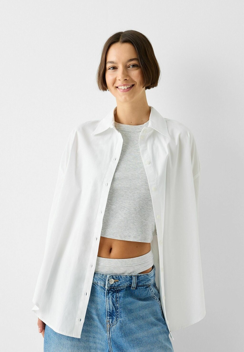 Блузка-рубашка OVERSIZE WITH PLACKET SLEEVES Bershka, цвет white блузка рубашка oversize bershka цвет white