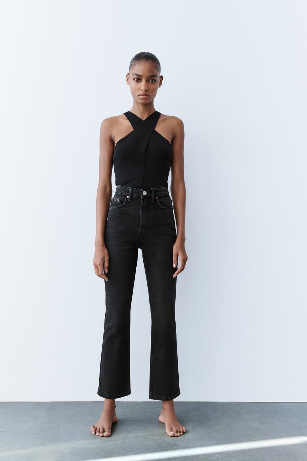 

Джинсы trf с высокой посадкой ZARA, черный
