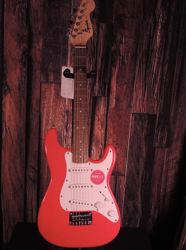 

Электрогитара Squier Mini Stratocaster with Laurel Fretboard Torino Red